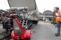 Super Power Pusher bei SNCF schiebt Güterwaggon 